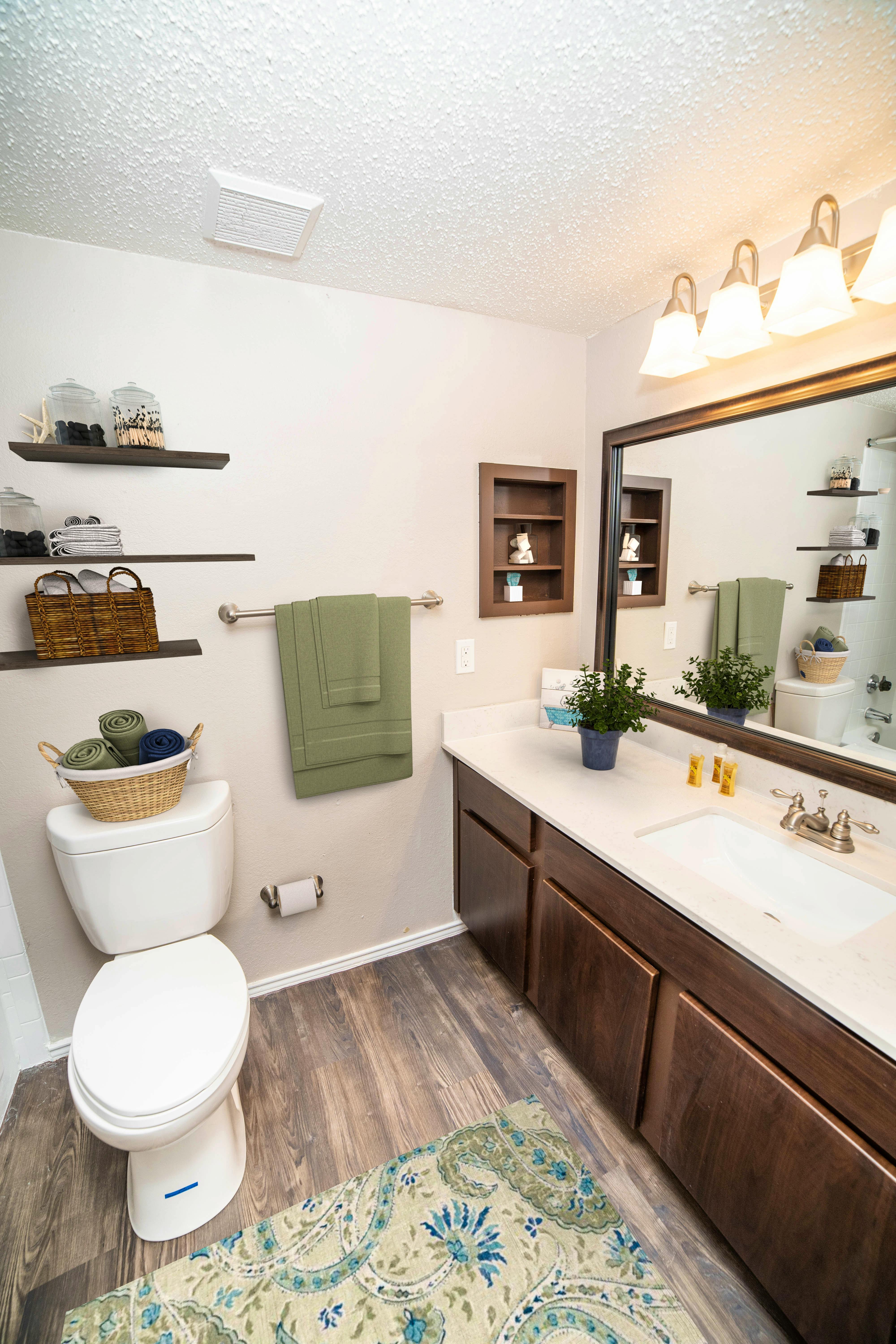 Eagle's Point Apartments in Fort Worth, TX